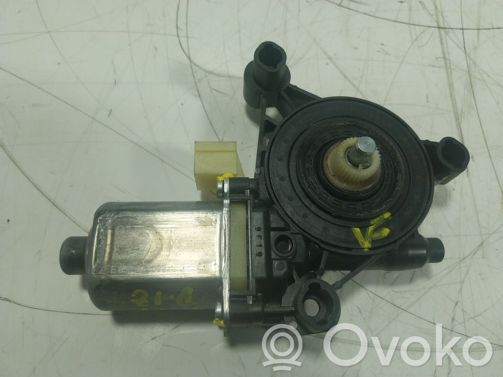 Motor del regulador de la ventanilla de la puerta delantera   5Q0959801B,5Q0959801B