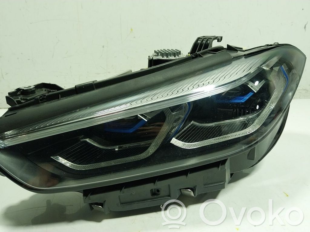 BMW 8 G15 Lampa przednia 