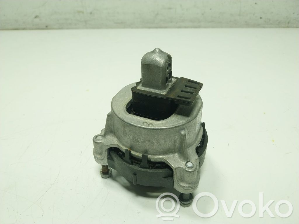 BMW 5 G30 G31 G38 Engine mount bracket 