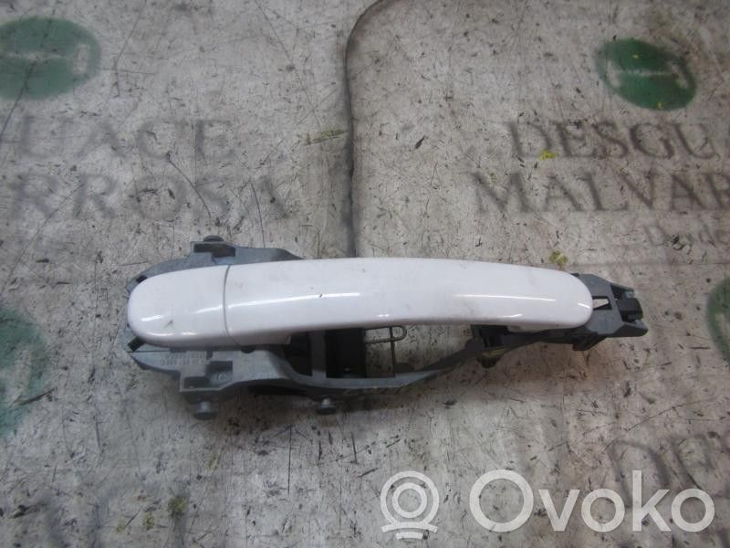 Manecilla externa puerta trasera   3B0837207GGRU