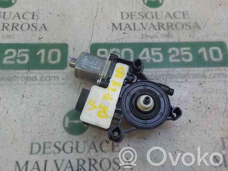 Seat Leon (5F) Alzacristalli della portiera posteriore con motorino