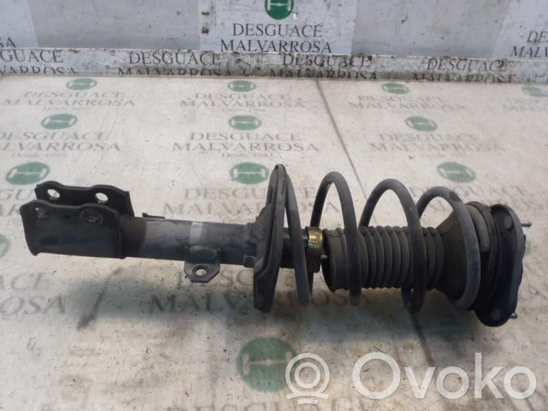 Toyota Corolla E120 E130 Amortyzator osi przedniej ze sprężyną 
