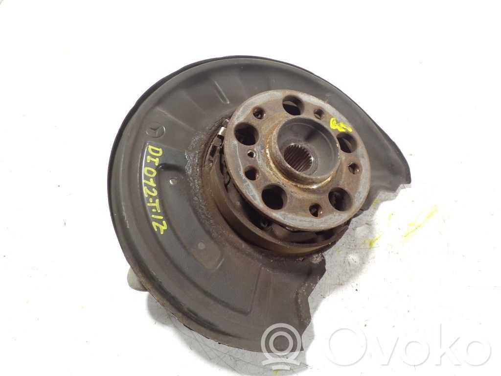 Mercedes-Benz C W204 Fuso a snodo con mozzo ruota posteriore