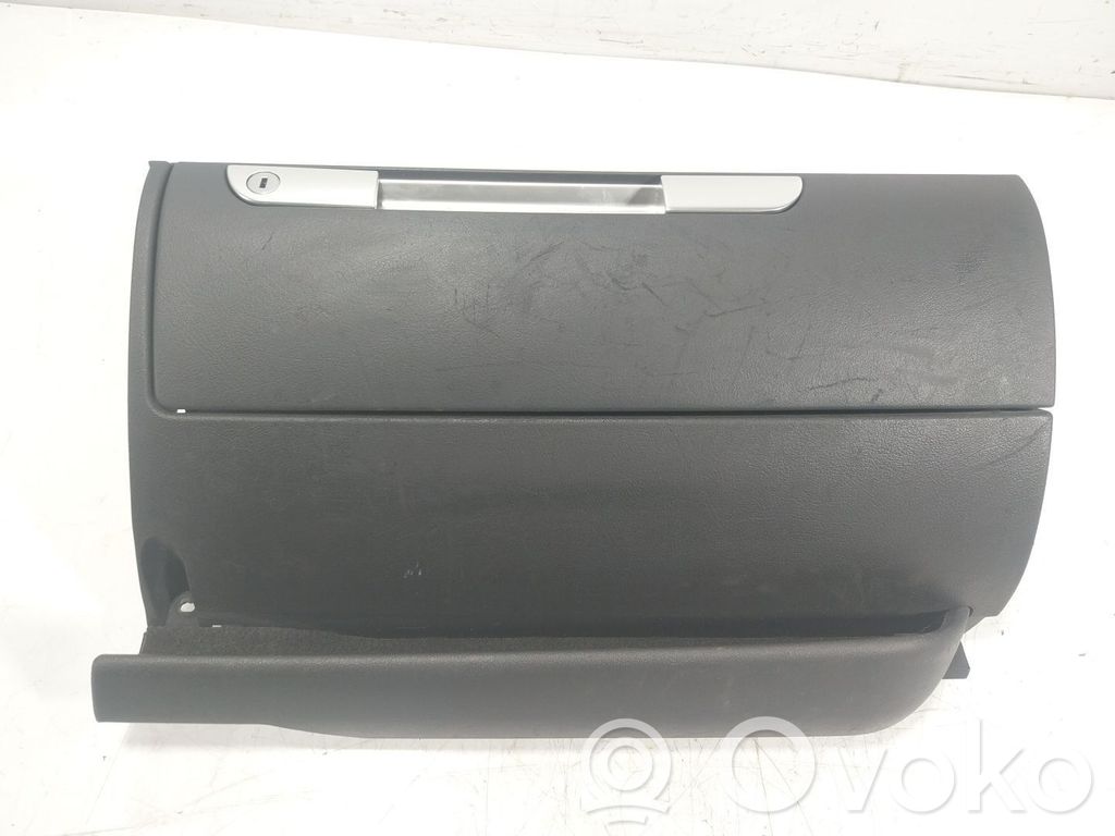 Schowek deski rozdzielczej   8N1857095B6PS,8N1857095