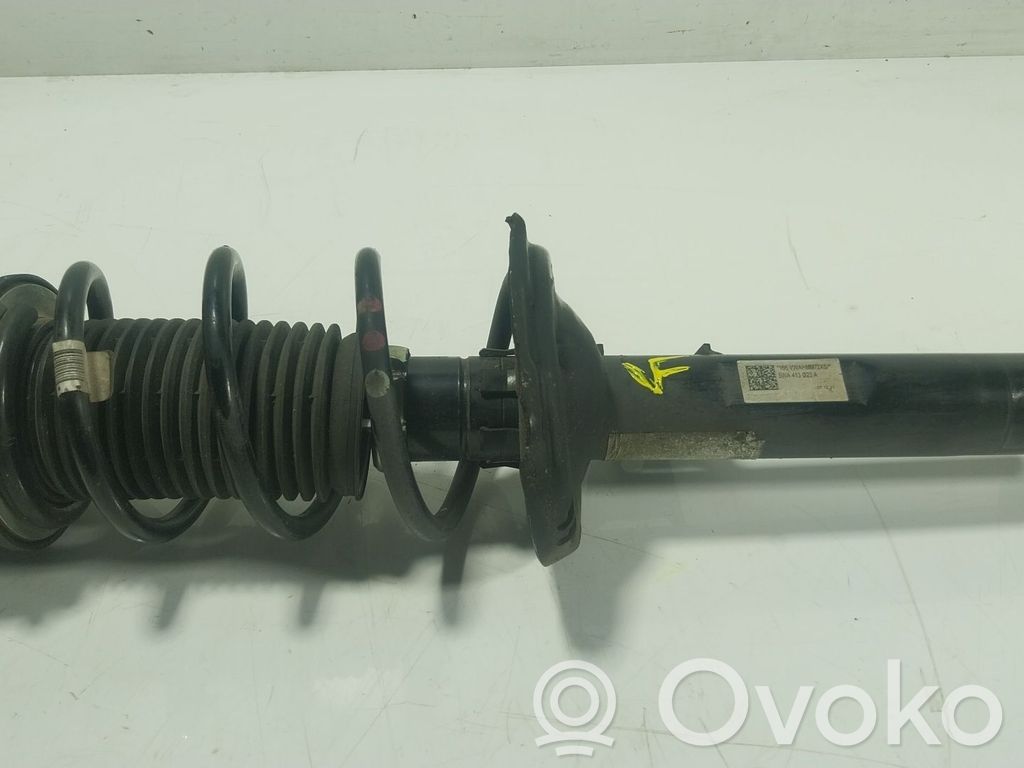 Audi A3 8Y Ansamblu amortizor cu arc față 