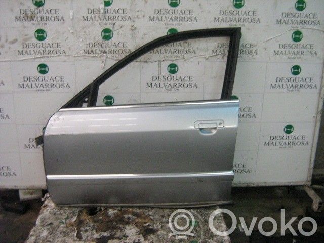 Puerta delantera   4D0831051A