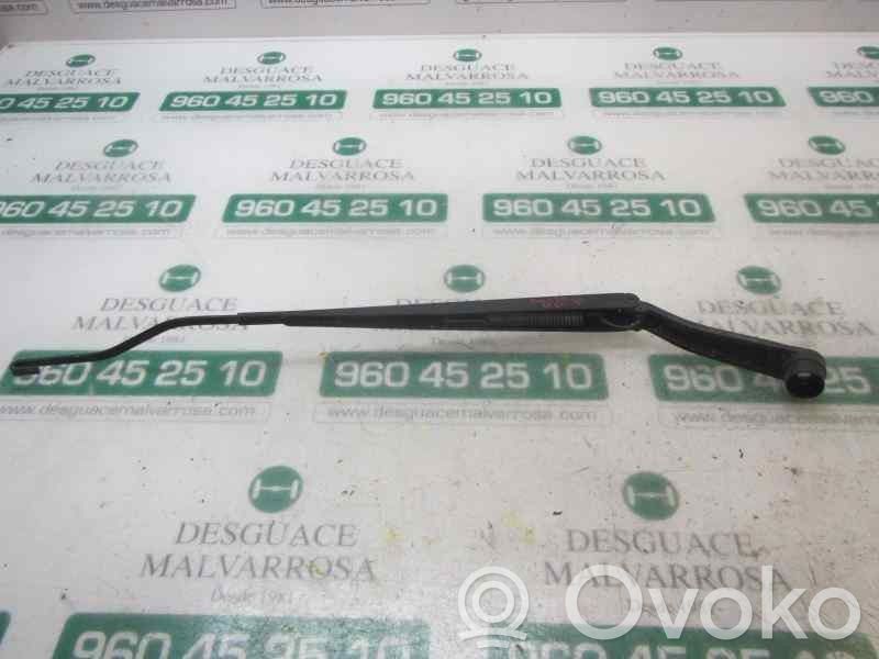 KIA Sorento Braccio della spazzola tergicristallo anteriore 