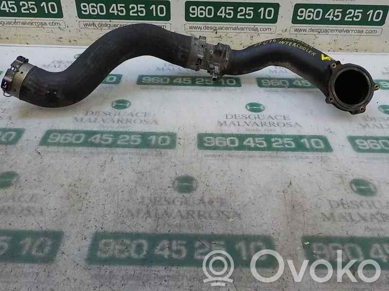 Mercedes-Benz C W204 Furtun/conductă intercooler 