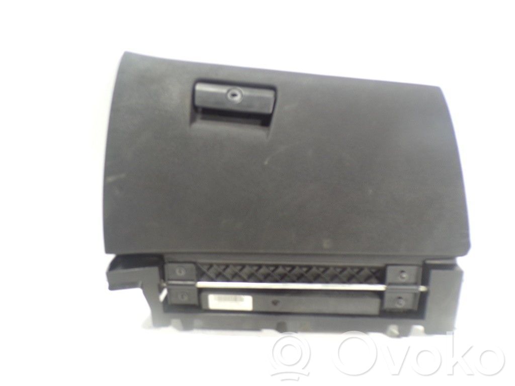 BMW X3 E83 Glove box 