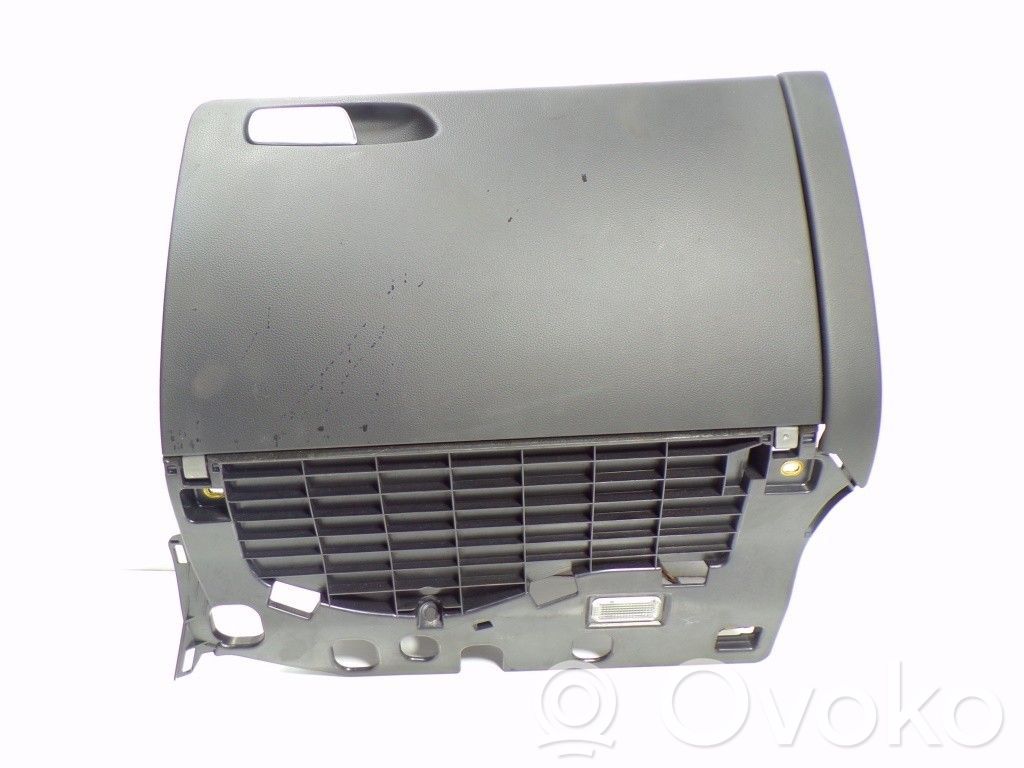 Guantera   8K1857104B6PS