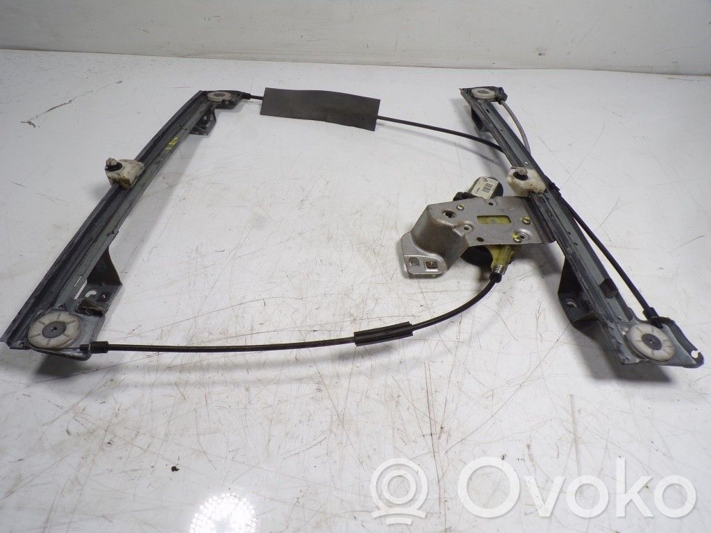 Renault Kangoo II Macara geam față manuală 