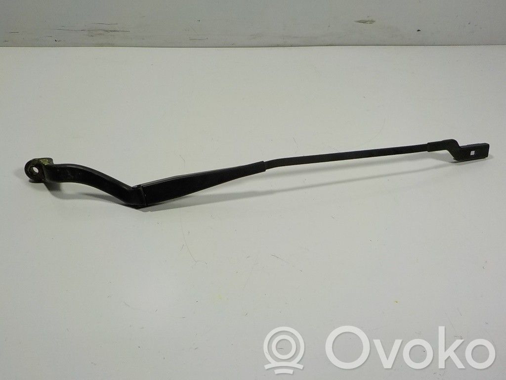 Brazo del limpiaparabrisas delantero   1715287
