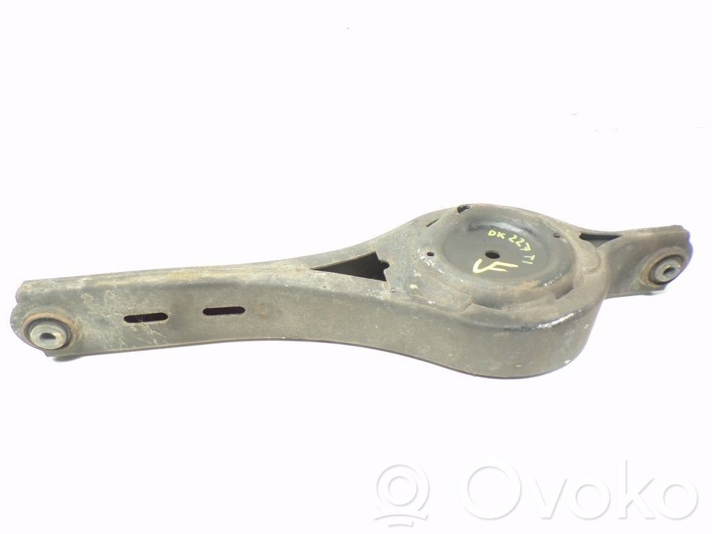 Brazo de suspensión trasero   1469125