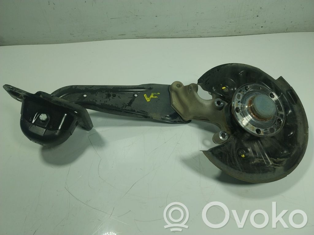Audi Q3 F3 Mangueta de dirección de rueda trasera 