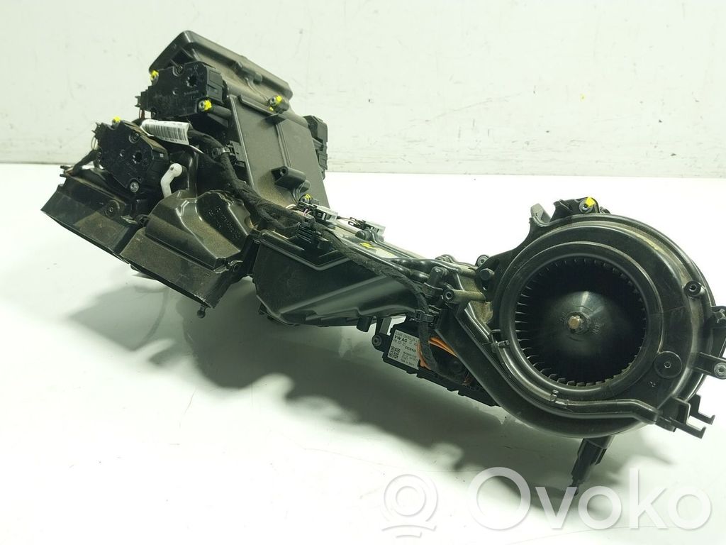 Porsche Cayenne (9Y0 9Y3) Ventilator aerotermă 