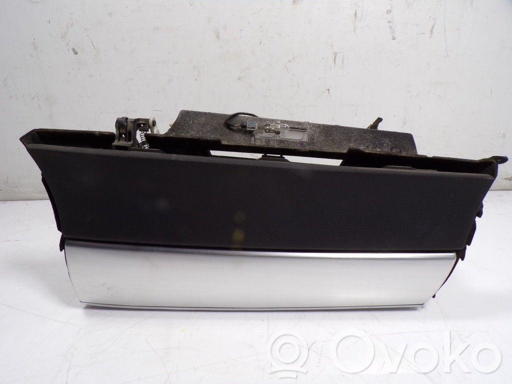Glove box   51169211035,1000122X