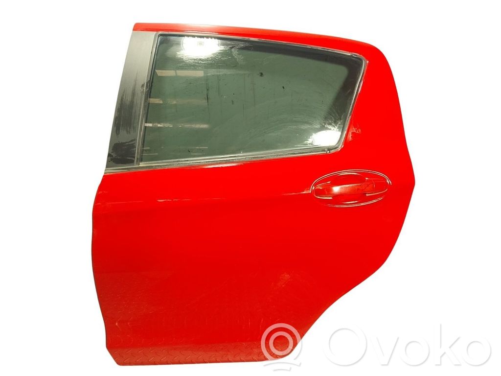 Puerta trasera   670040D210