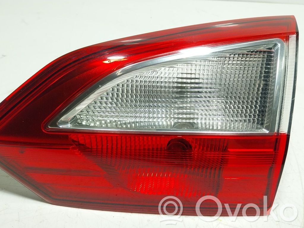 Ford C-MAX II Aizmugurējais lukturis virsbūvē 