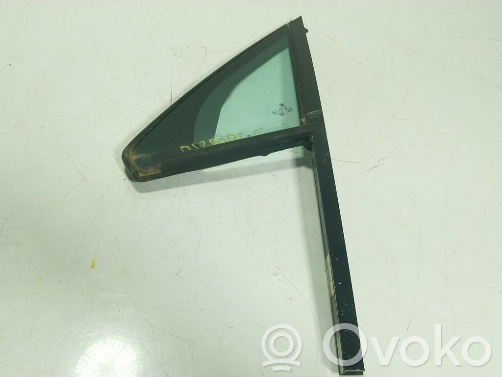 Volkswagen Touareg III Luna/vidrio del triángulo delantero