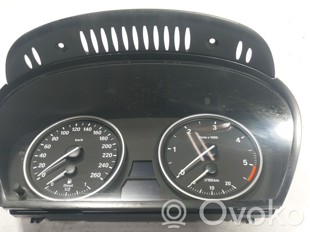 Geschwindigkeitsmesser Cockpit   62119143835