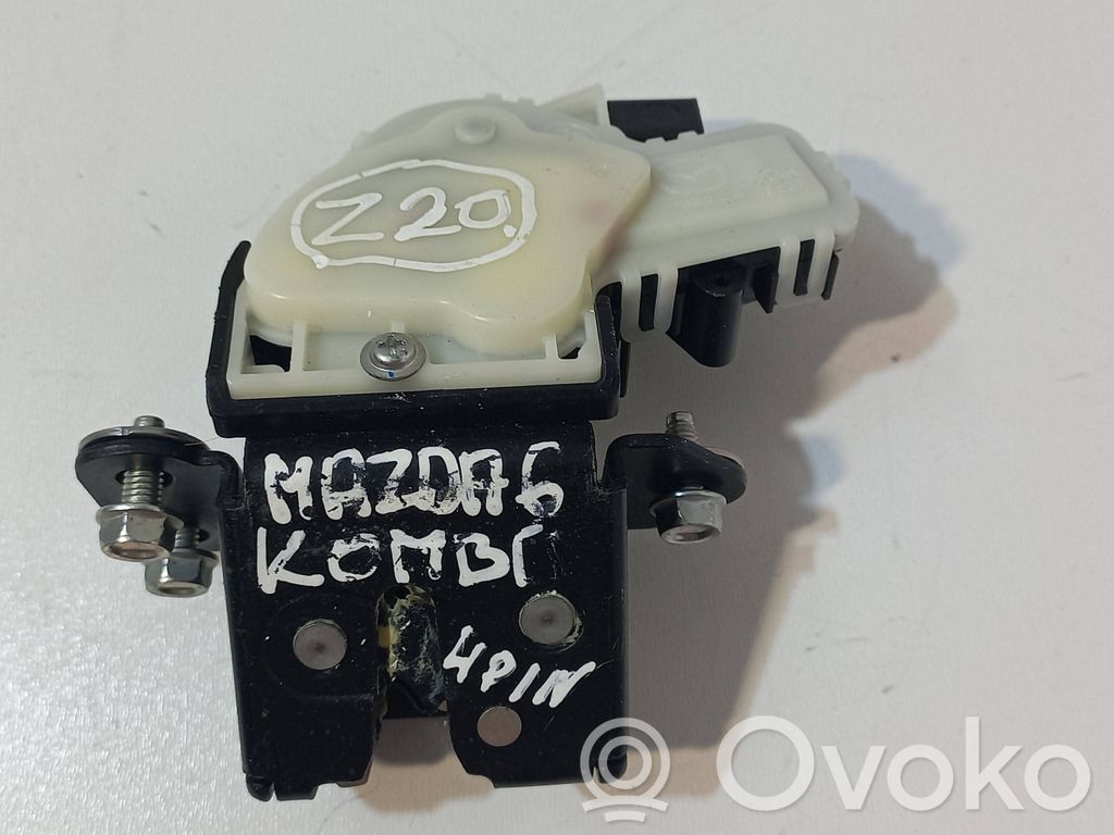 Aizmugurējā pārsega slēdzene   A8633