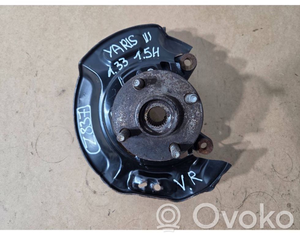 Toyota Yaris Front wheel hub spindle knuckle 