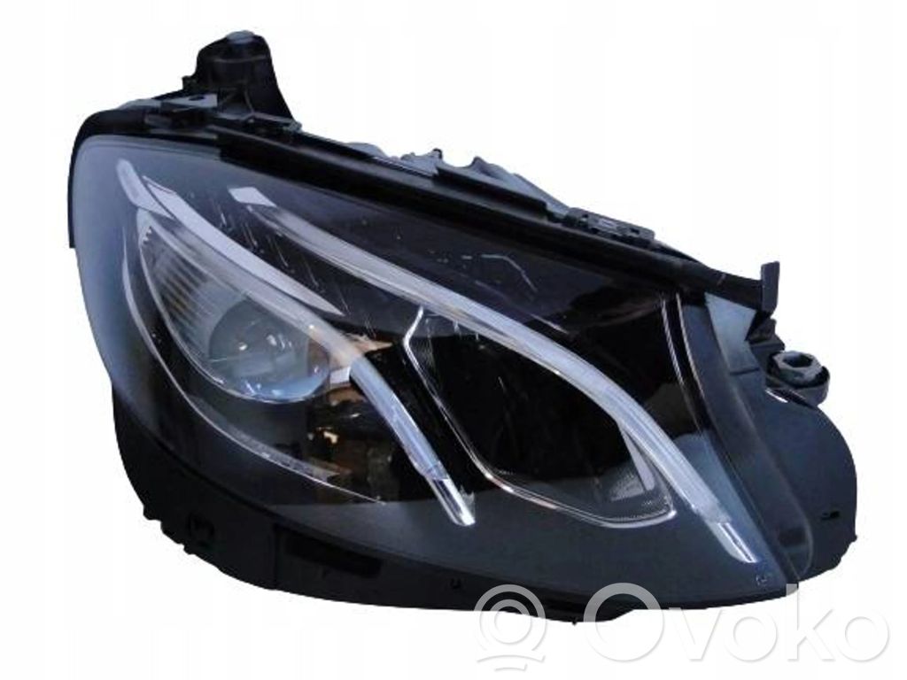 Mercedes-Benz E W213 Lampa przednia 