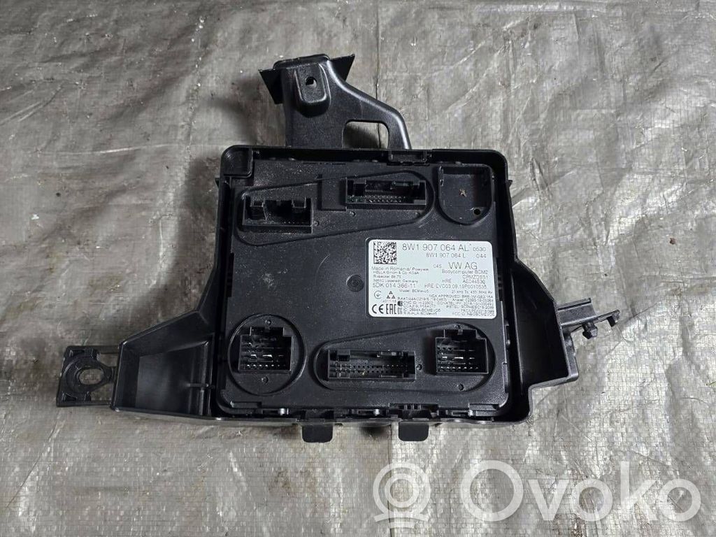 Audi A4 S4 B9 8W Sterownik / Moduł komfortu 