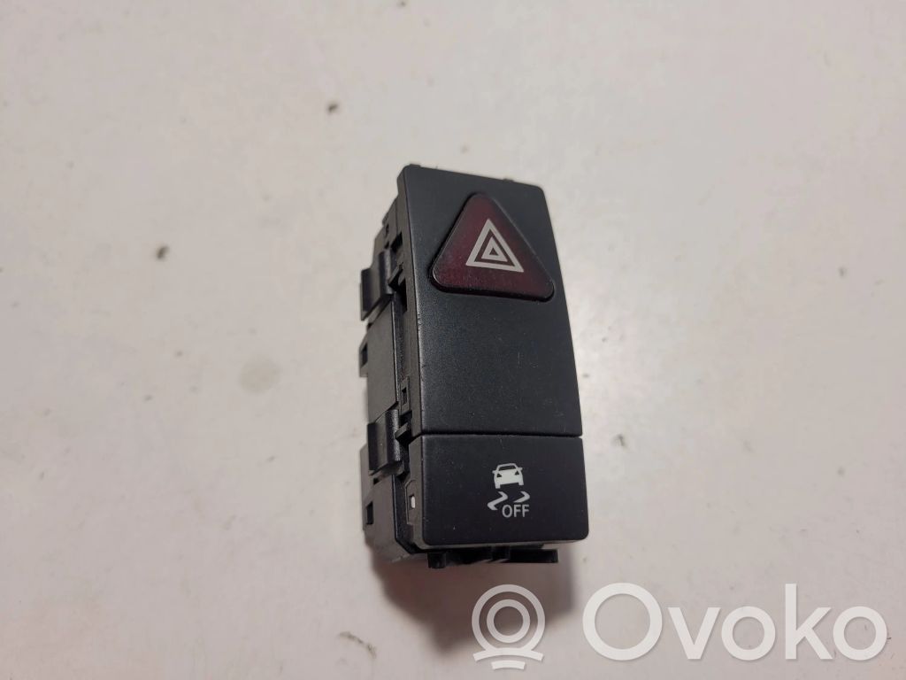 Mercedes-Benz E W212 Hazard light switch 