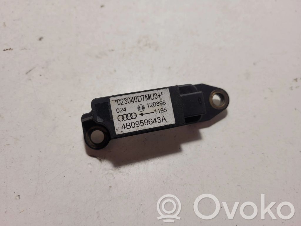 Audi A6 S6 C5 4B Senzor impact/declanșare airbag 