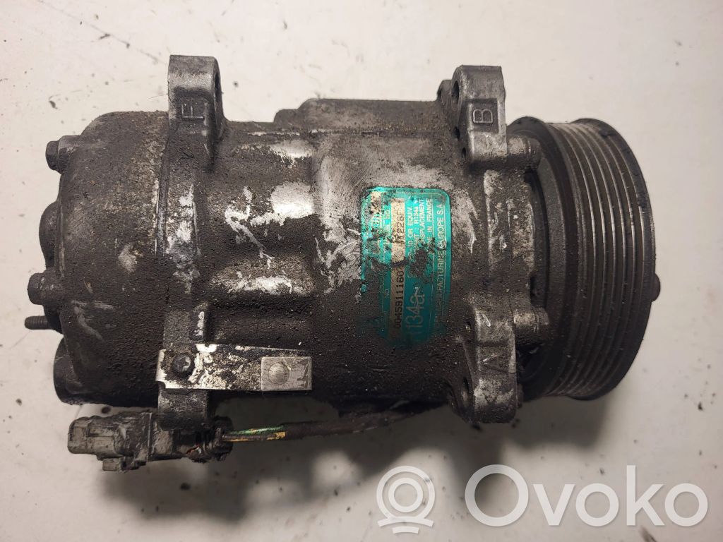 Volkswagen PASSAT B5 Air conditioning (A/C) compressor (pump) 