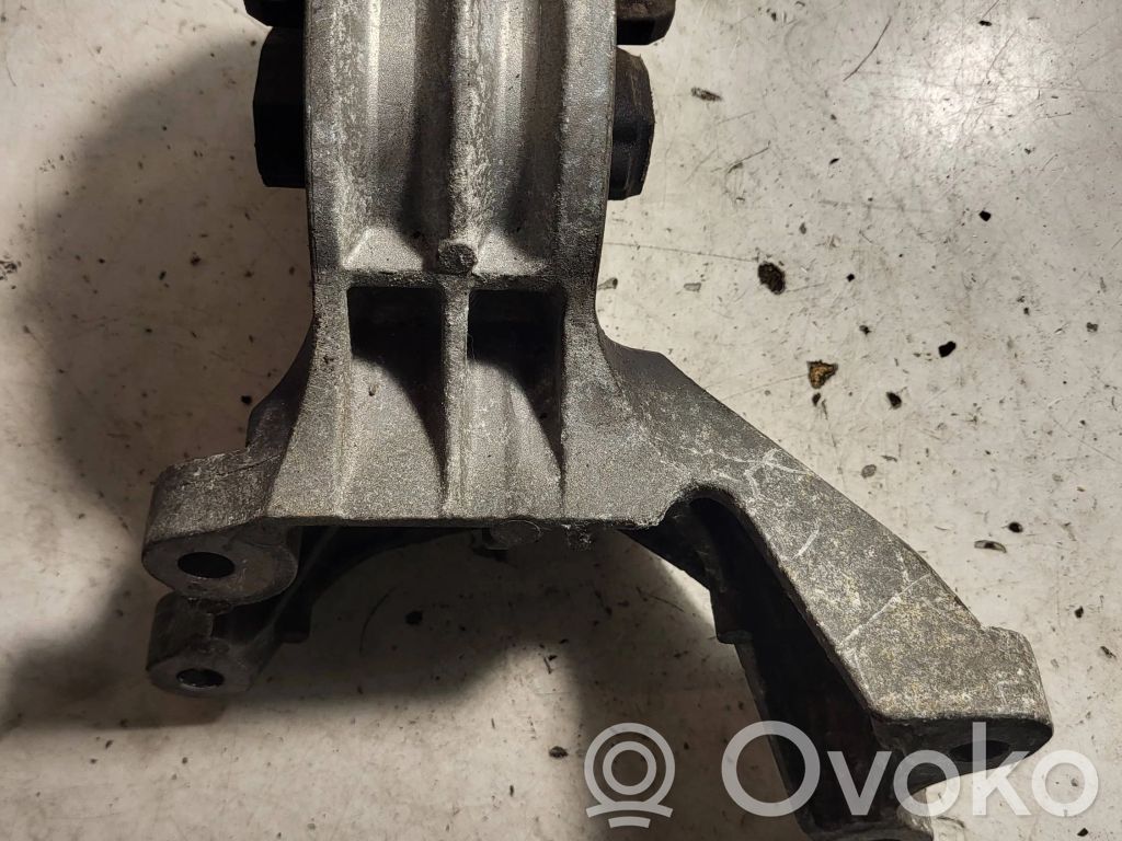 Fiat Sedici Engine mount bracket 