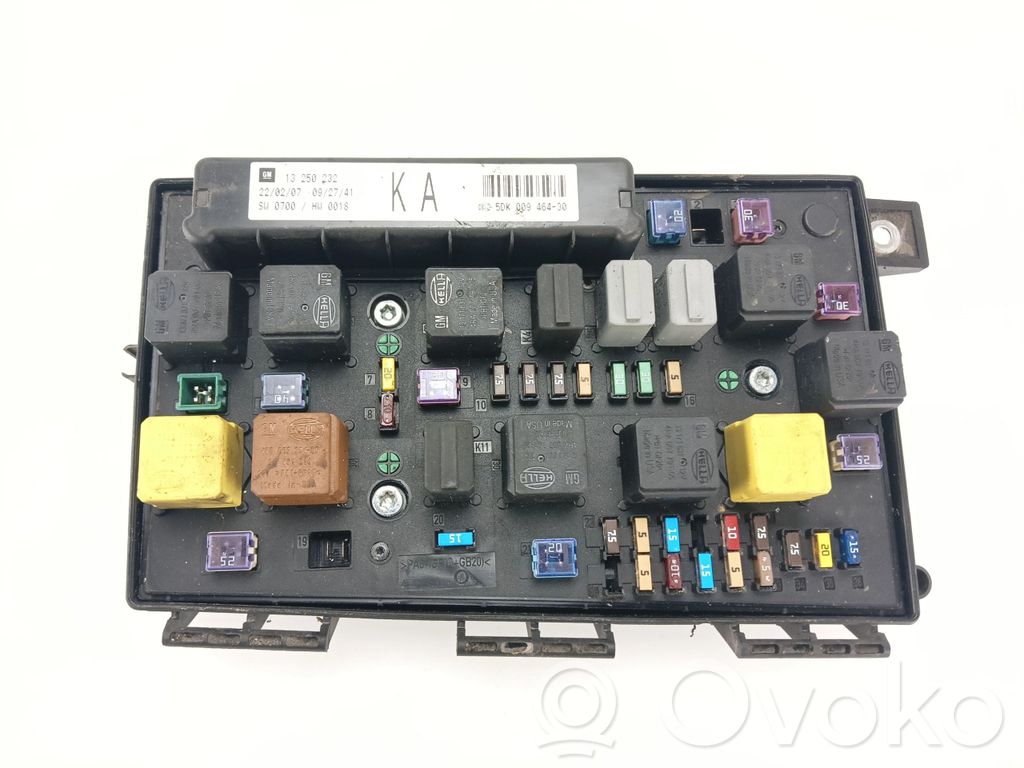 Opel Astra F Juego de caja de fusibles 