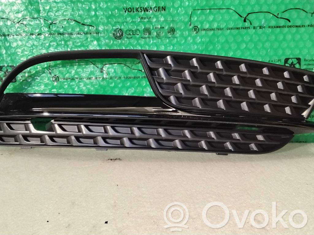 Etusumuvalon ritilä   8T0807682,8T0807682H