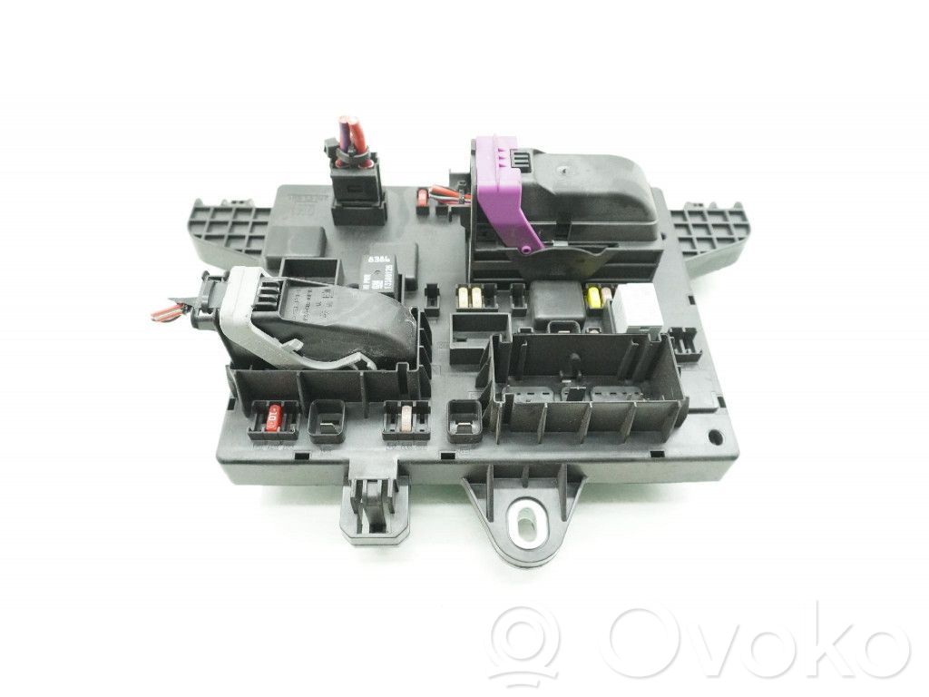 Opel Astra J Fuse box set 