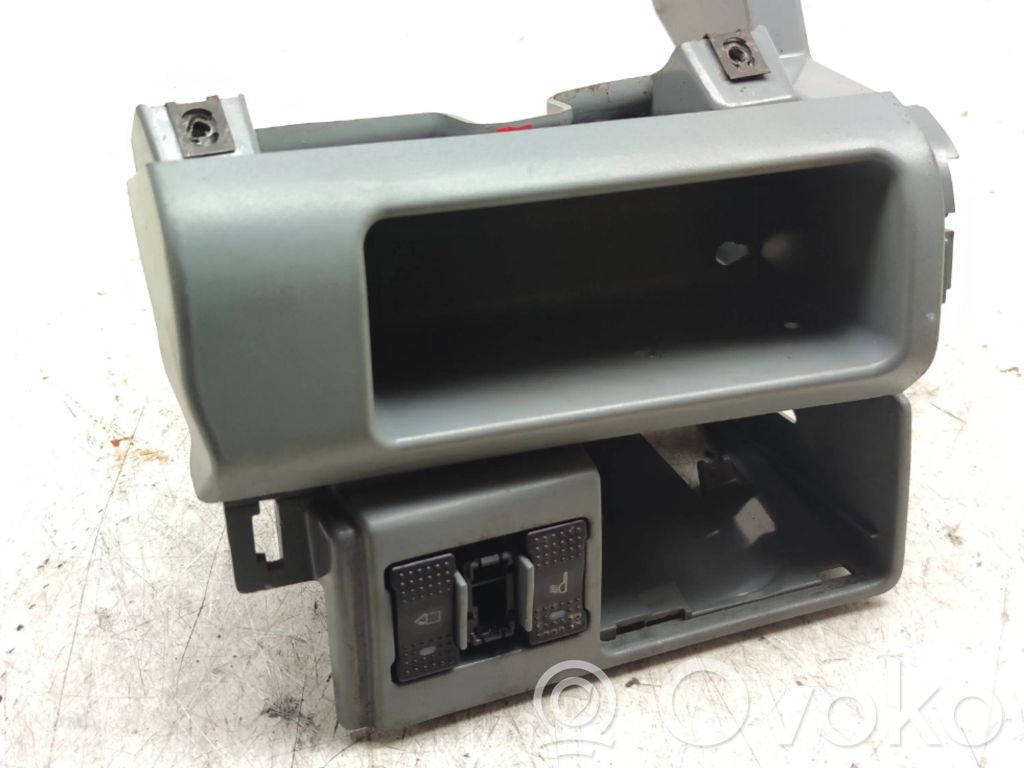 Iveco Daily 35.8 - 9 Otras partes del panel de instrumentos 