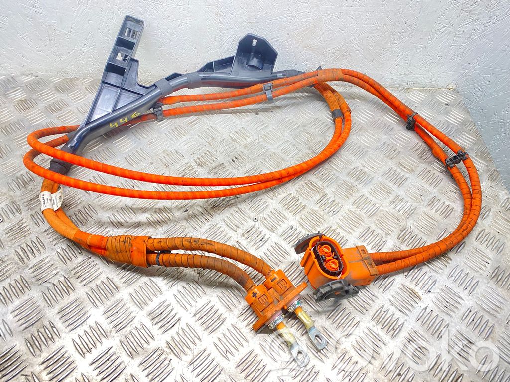 Volkswagen Golf VII Electric car charging cable 