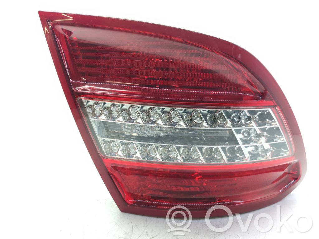 Mercedes-Benz C W204 Lampa tylna 