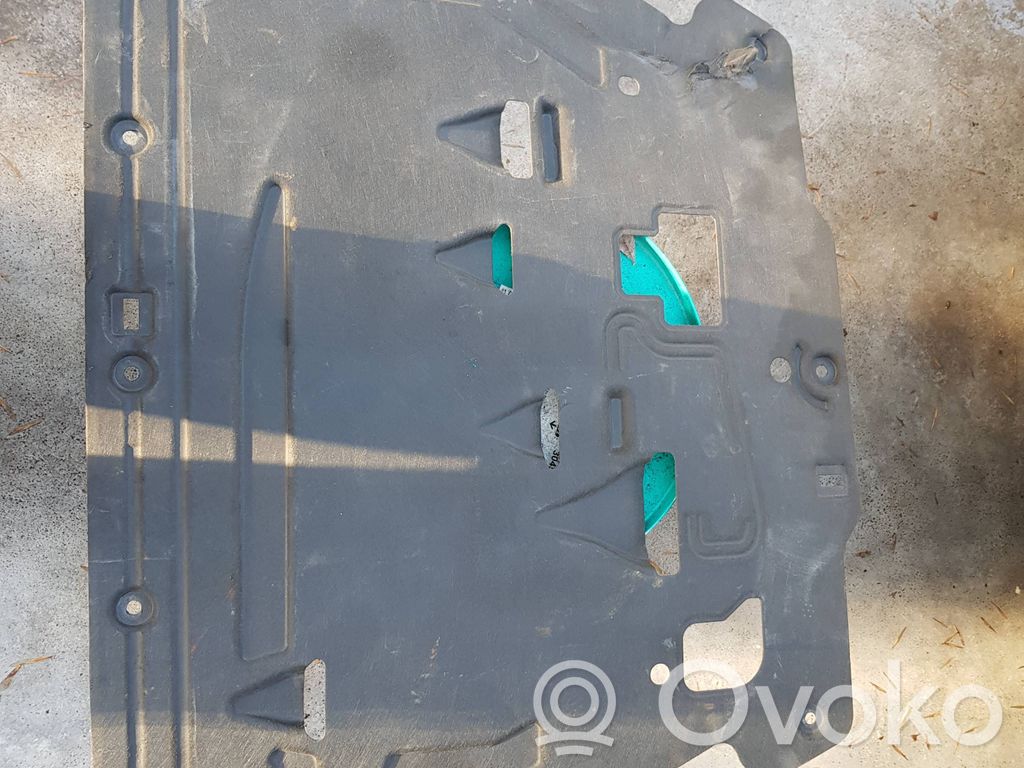 Volvo XC90 Engine splash shield/under tray 
