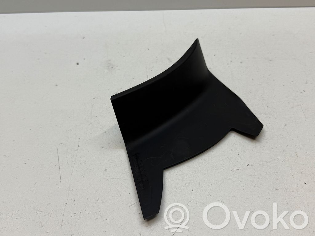 Porsche Macan (95B) Rear/tail light trim molding 