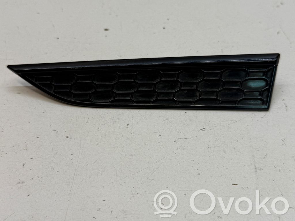 Audi RS5 Apdaila sparno (moldingas) 