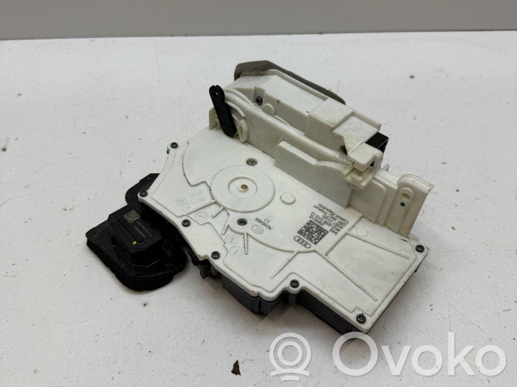 Audi A7 S7 4K8 Aizmugurē slēdzene 