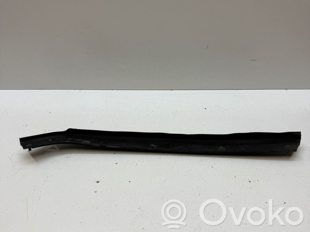 Otros repuestos del interior   4ML823125