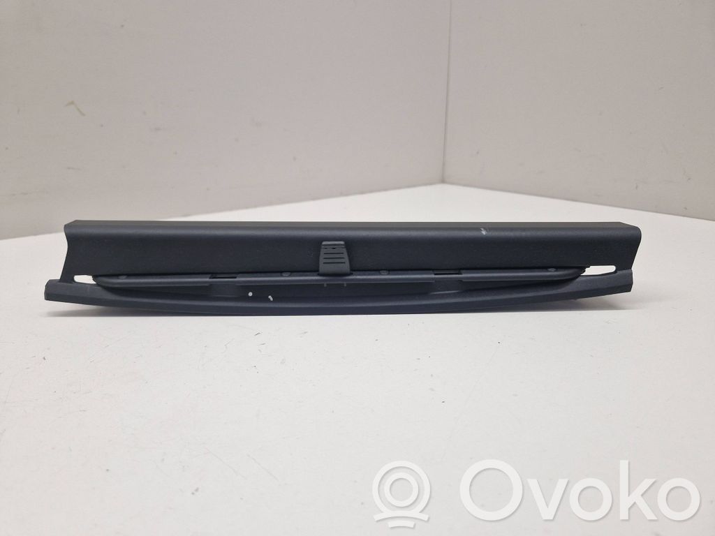 BMW 5 E60 E61 Galinio šoninio lango užuolaidėlė 