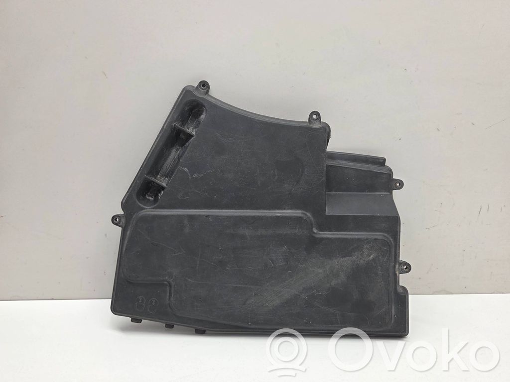 Dangtelis saugiklių dėžės   7520899,58650910