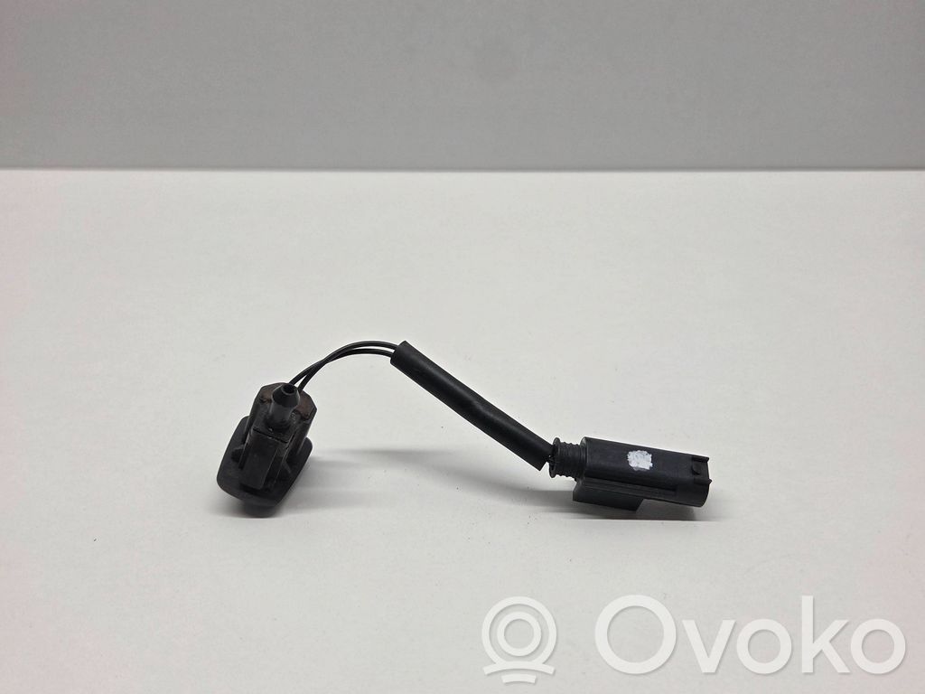 BMW 5 E60 E61 Windshield washer spray nozzle 