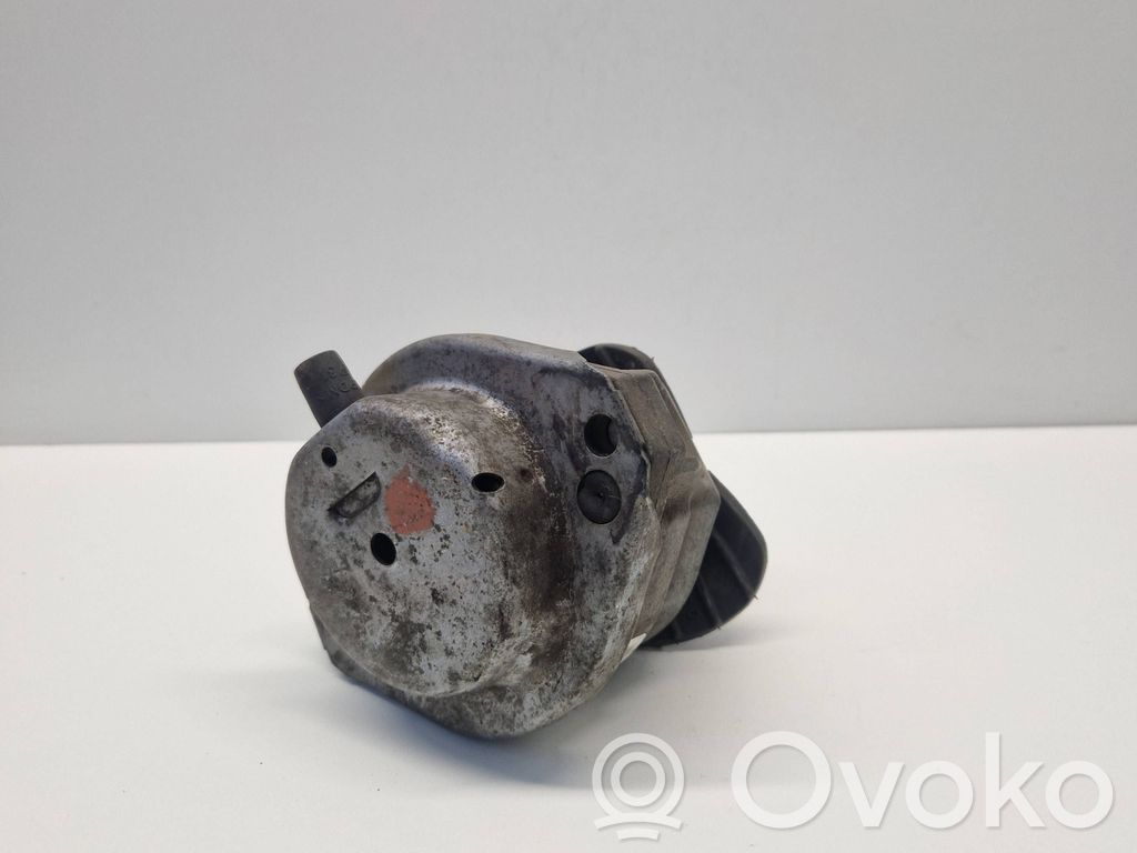 BMW 5 E60 E61 Engine mount bracket 
