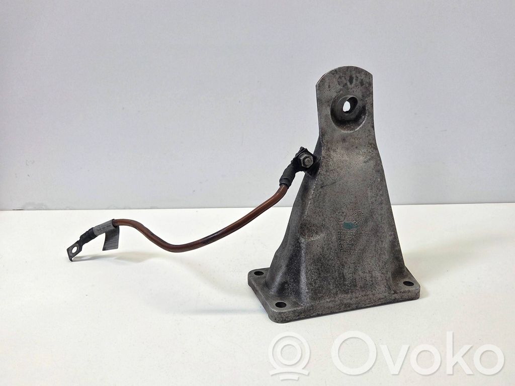 BMW 5 E60 E61 Engine mounting bracket 