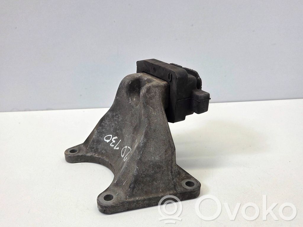 Gearbox mounting bracket   6769635,13807410