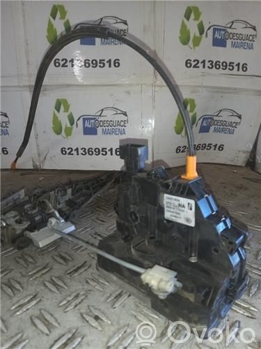 Opel Corsa E Zamek drzwi przednich 